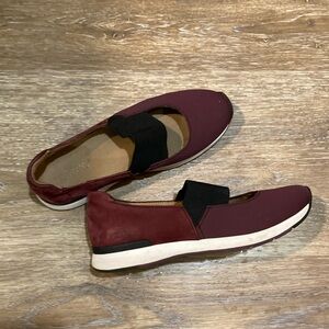 Bionic Cadee Slip On in Wine Red size 8
